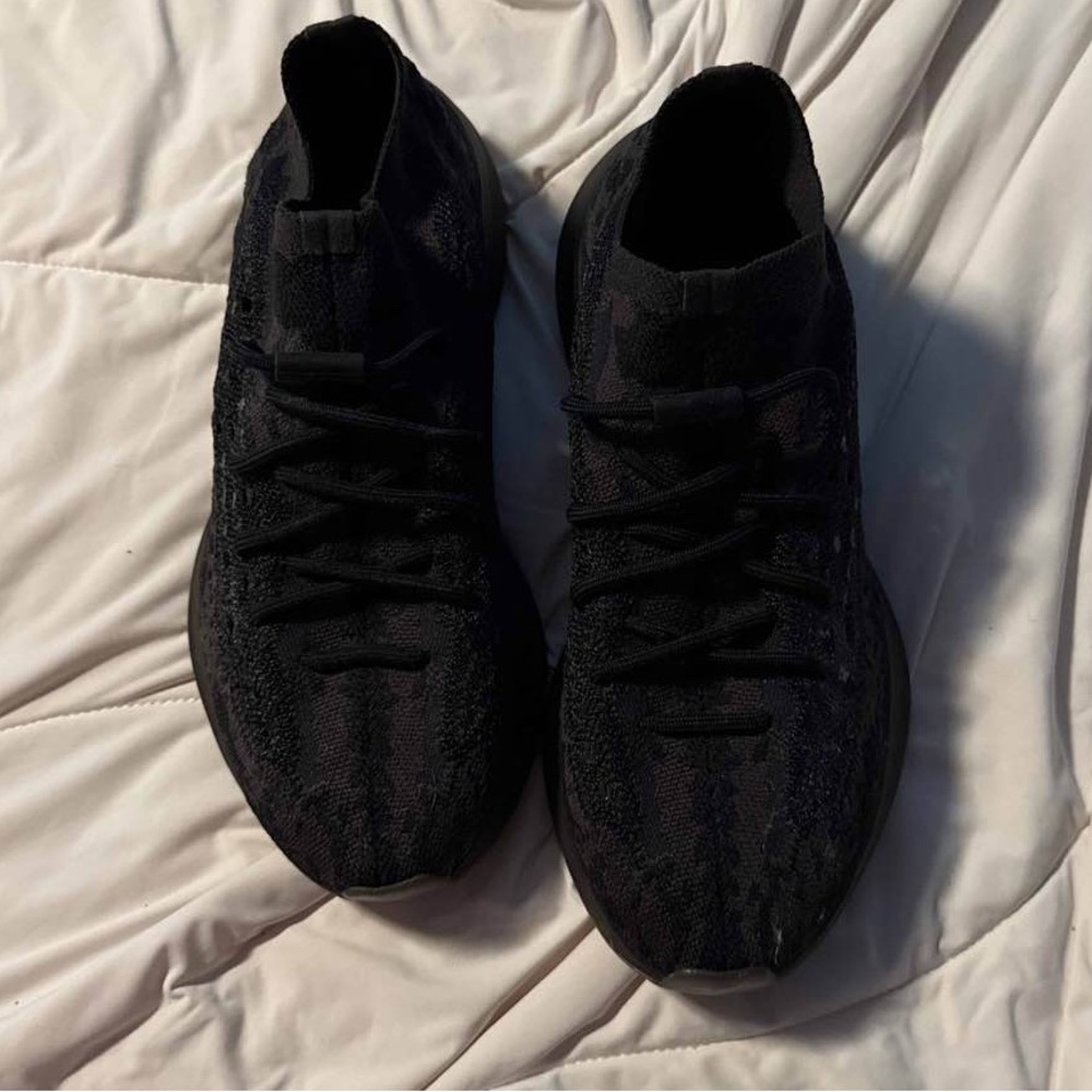 Yeezy Boost 380 ‘onyx’